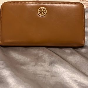 Ladies leather wallet